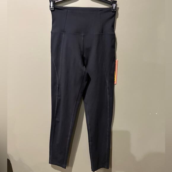 Girlfriend Collective Black Compressive Mid-Rise Legging - Picture 9 of 11